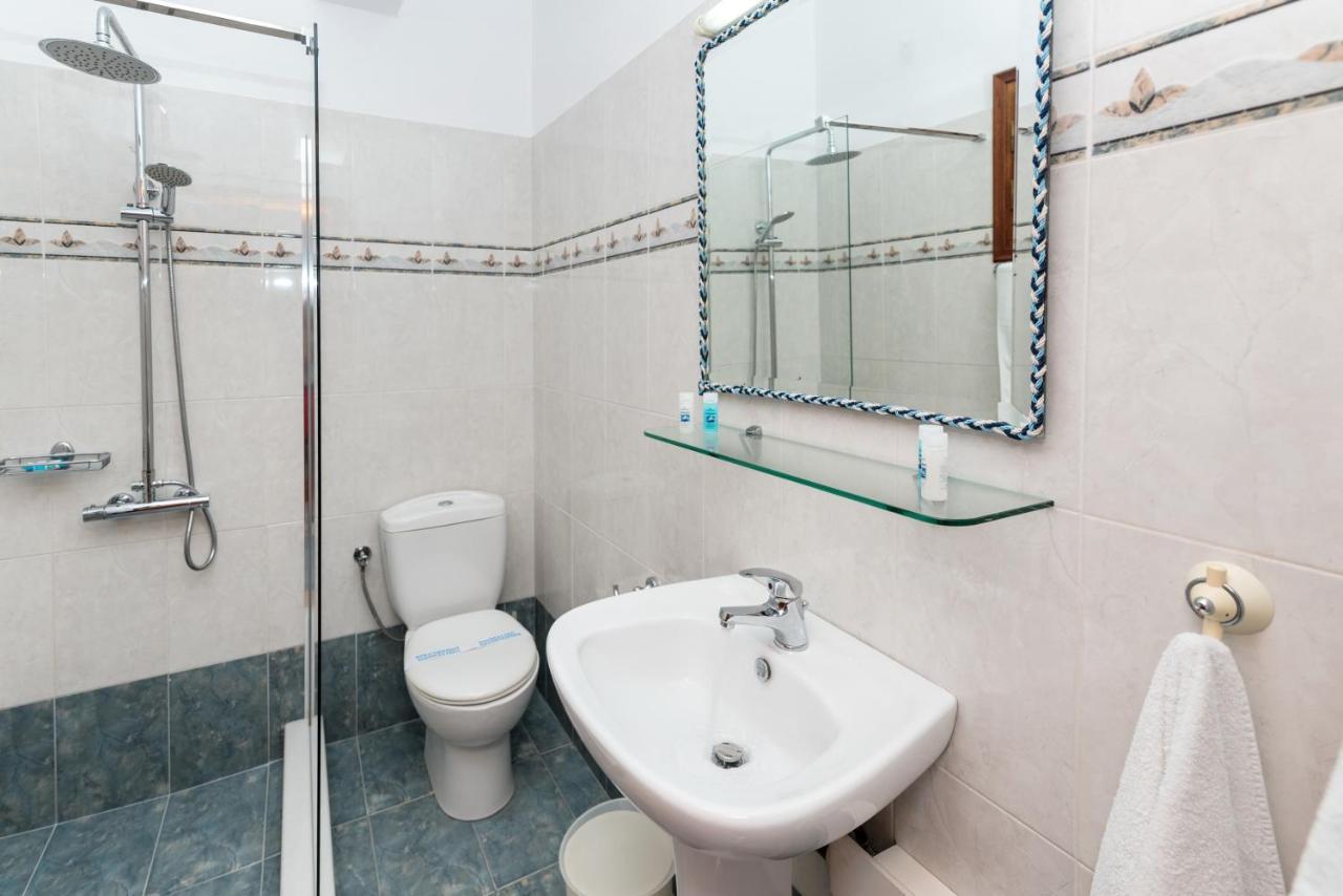 Vesleme Hotel Pachaina Bagian luar foto