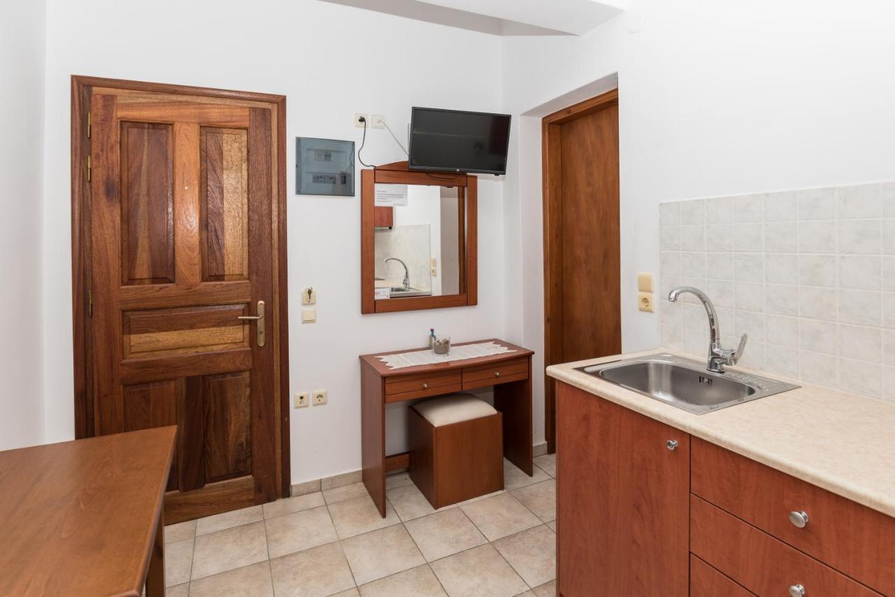 Vesleme Hotel Pachaina Bagian luar foto